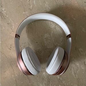 Beats Solo3 Bluetooth Headphones
